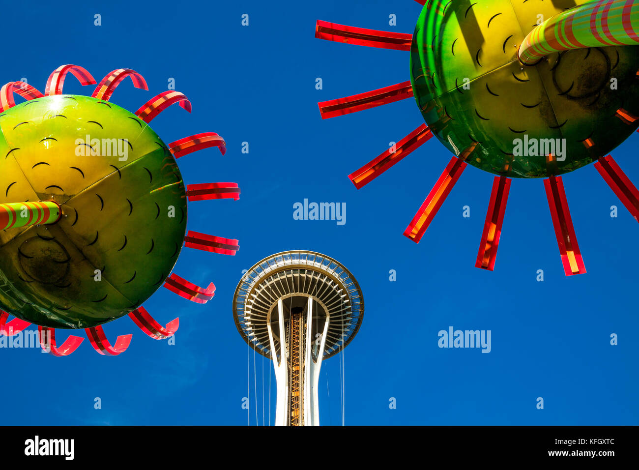 WA14144-00...WASHINGTON - Affichage appelé Sonic Bloom avec le Space Needle situé dans le centre de Seattle. Banque D'Images