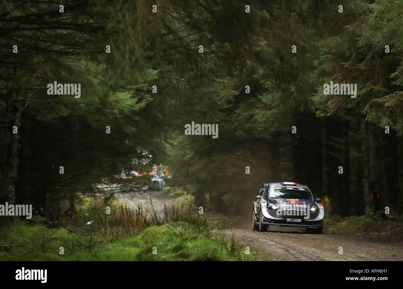 Sébastien Ogier dans le Volkswagen Polo R WRC pendant le quatrième jour du Dayensure Wales Rally GB. Banque D'Images