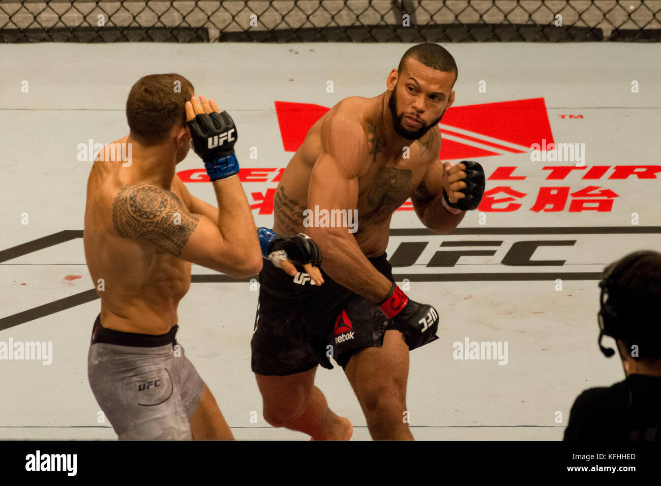 São PAULO, SP - 28.10.2017, UFC FIGHT NIGHT - poids moyen Jack Hermansson affronte Thiago (Miter) Santos lors de l'UFC Fight Night - Brunson v. Machida à Ibirapuera Gym à Sao Paulo (photo : Reinaldo Reginato/Fotoarena) Banque D'Images