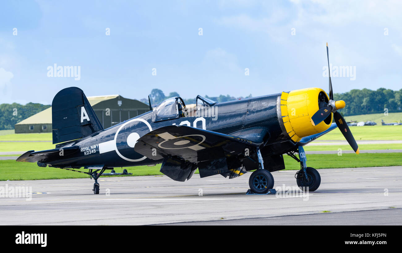 Goodyear FG-1D (chance Vought F4U) chasseur-bombardier Corsair basé sur un support Banque D'Images