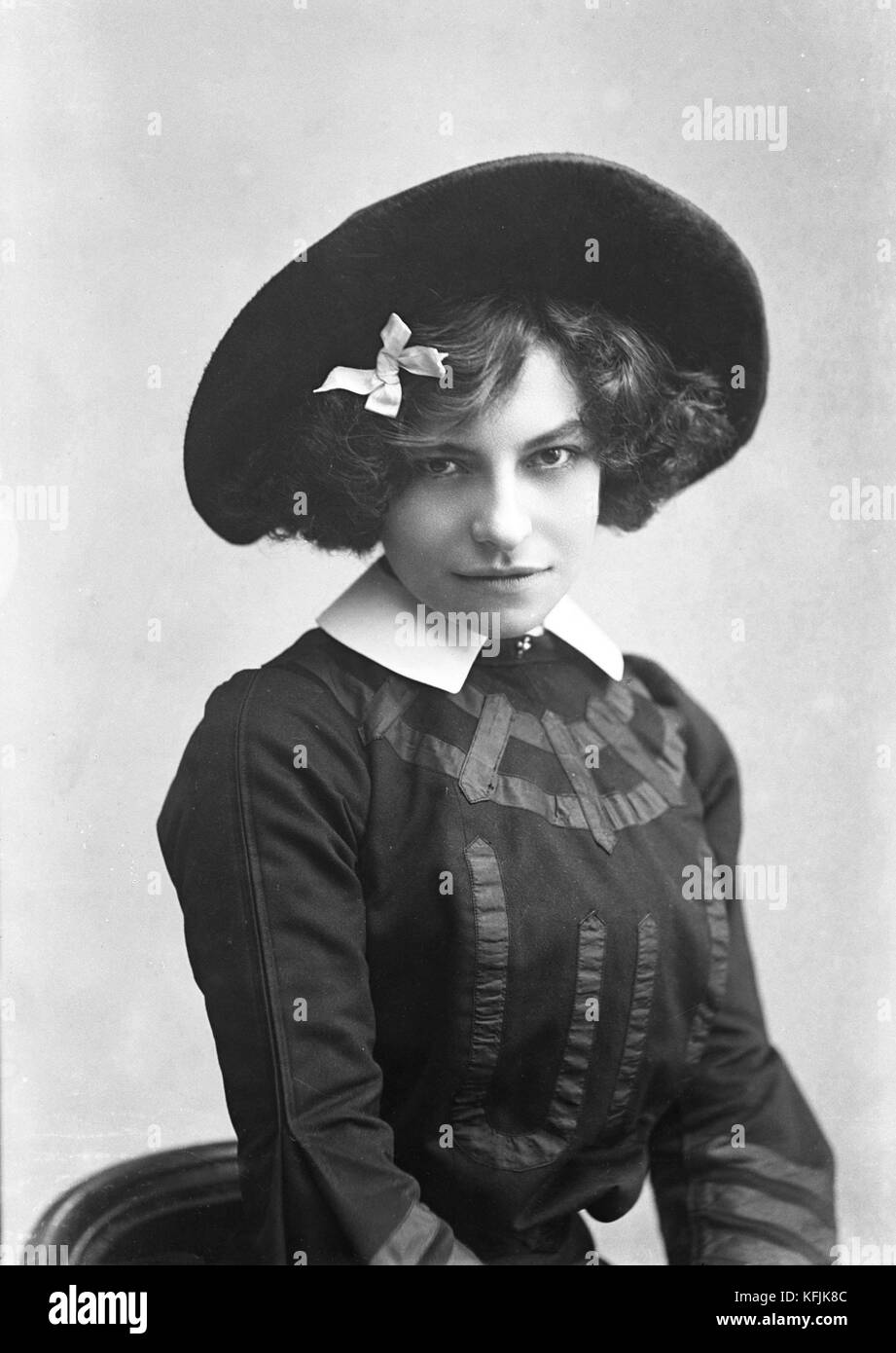 Emilie Marie Bouchaud, alias Polaire (1874-1939), chanteuse française de  music-hall. C. 1900 photo Taponier crédit:photo 12/col. Taponier Photo  Stock - Alamy