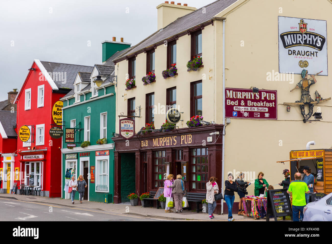 Les maisons colorées à dingle sur la côte sud-ouest de l'Irlande Banque D'Images