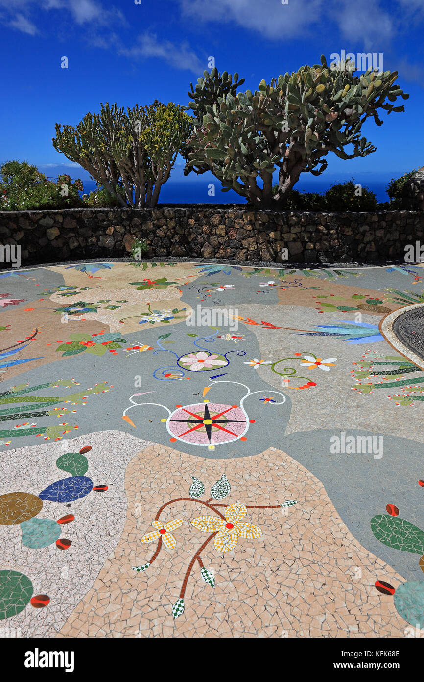 La Palma, Canary Island, Las Manchas région, une place faite de mosaïques, de plantes et de volcans, Plaza La Glorieta, par l'artiste Luis Morera, dans le littl Banque D'Images