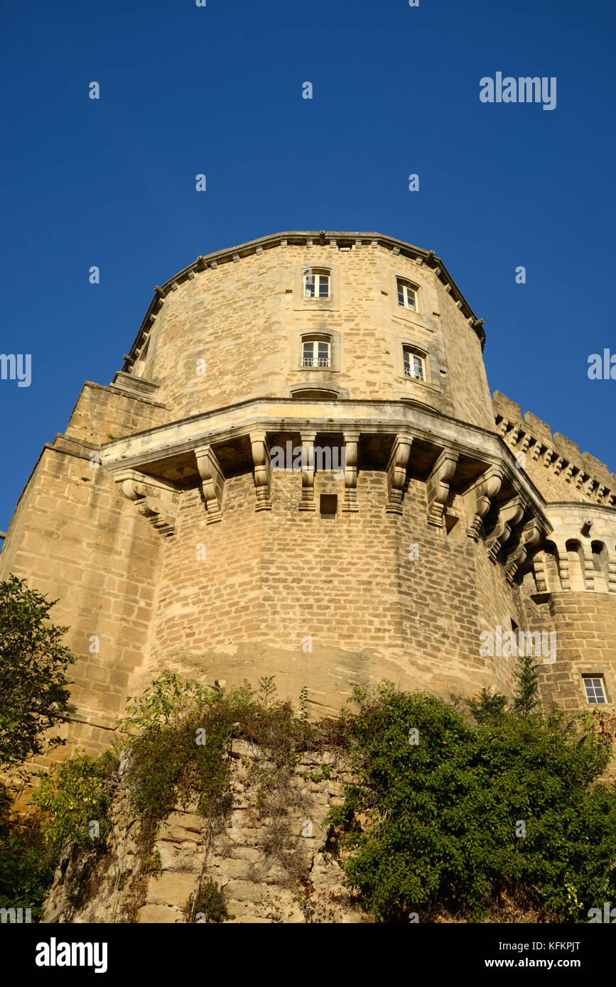 Extérieur médiéval du Château ou du Château, datant de l'époque médiévale à la Renaissance, Suze-la-Rousse, Drôme, France Banque D'Images