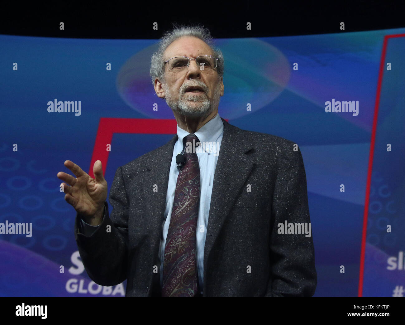 28 octobre 2017 - Queens, New York, États-Unis - L'auteur de 'Emotional Intelligence' DANIEL GOLEMAN assiste au SGF2017 (Synergy Global Forum New York) qui s'est tenu au Madison Square Garden. (Crédit image : © Nancy Kaszerman via ZUMA Wire) Banque D'Images