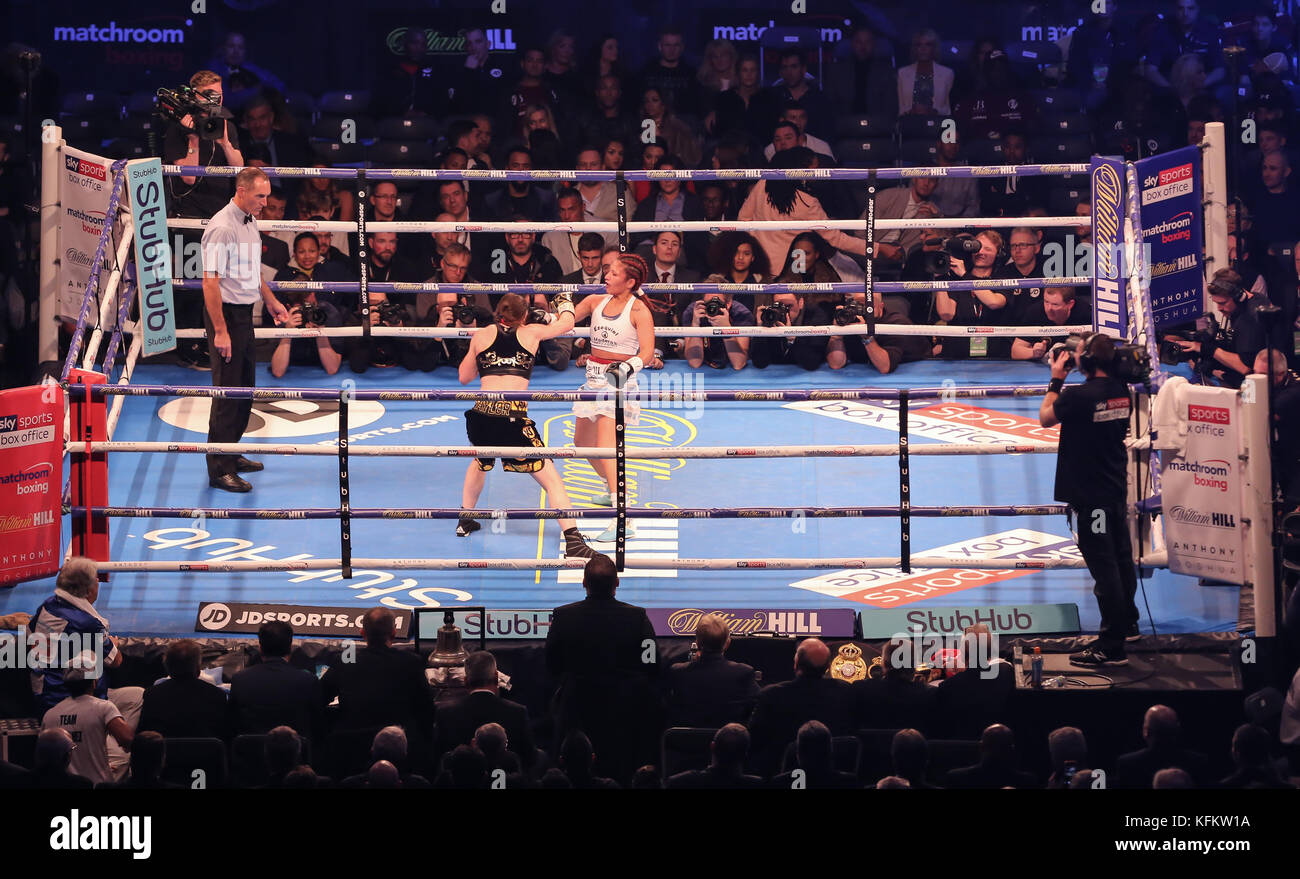 Principauté Stadium, Cardiff, Pays de Galles, Royaume-Uni 28 octobre 2017. Événement présenté par Matchroom Boxe Boxe. Ahsnhi Sanchez v Katie Taylor, Noir (Kit) Credit : Huw Fairclough/Alamy Live News Banque D'Images