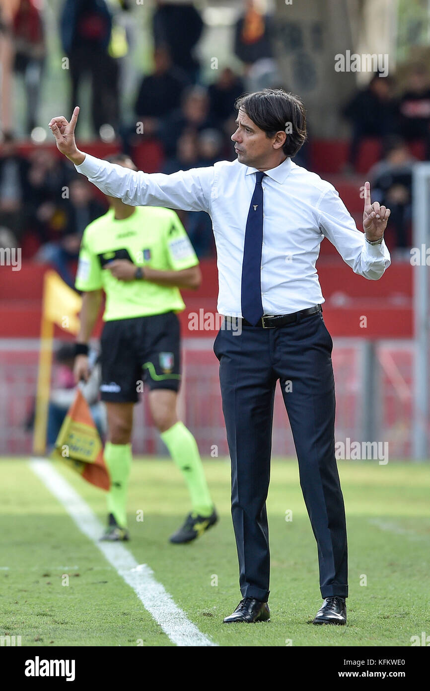 Napoli, ITALIE - Le 29 octobre : Simone inzaghi entraîneur de serie a Lazio au cours de gestes match tim entre benevento calcio et SS Lazio, à stade Ciro Vigorito de Bénévent, le 29 octobre, 2017 ( crédit : marco iorio/Alamy live news Banque D'Images