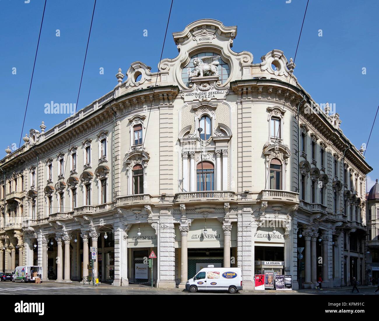 Anciens bureaux de Assicurazioni Generali Venzia sur le côté nord de la Piazza Solferino Turin , Italie, Banque D'Images