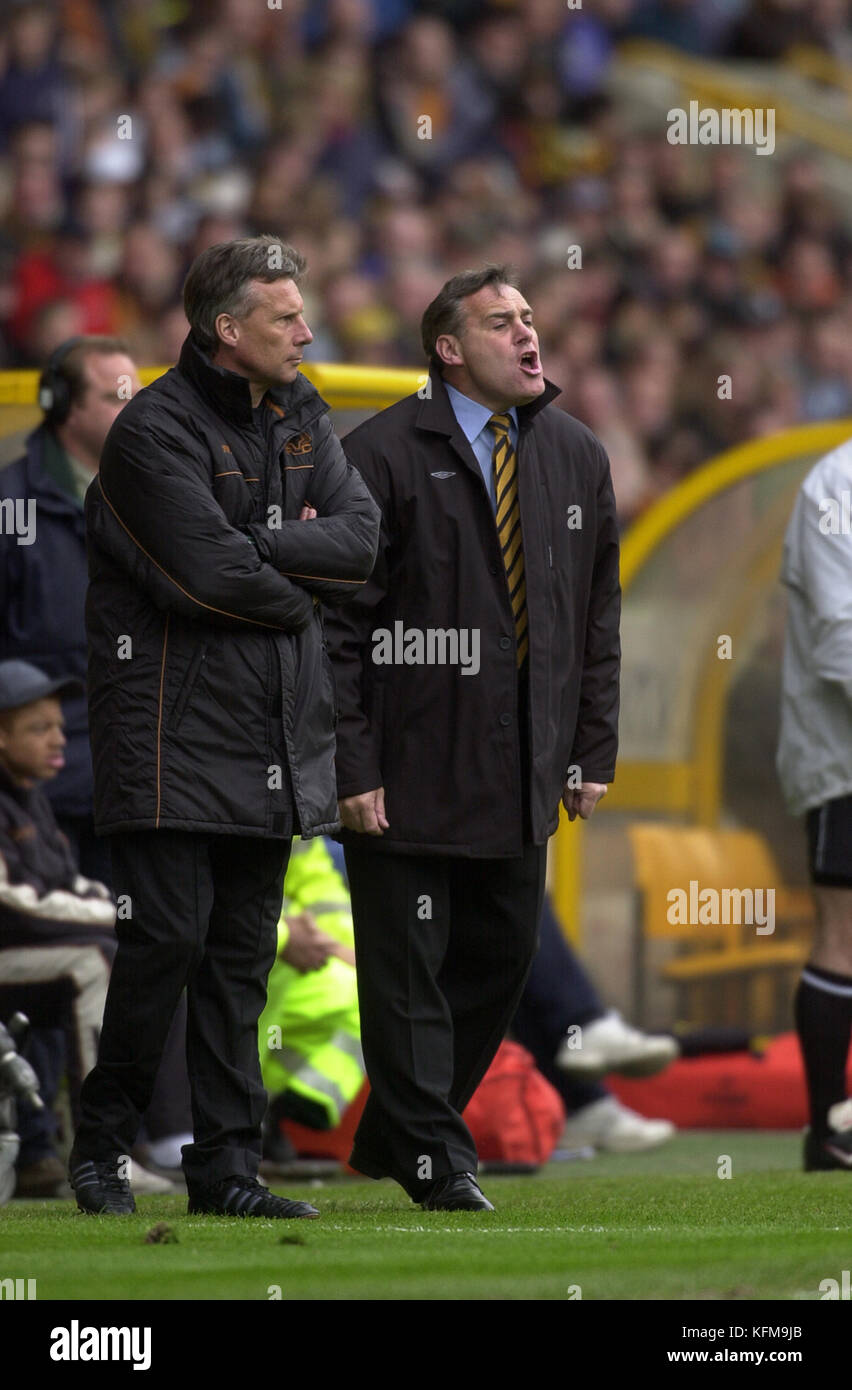 Wolverhampton Wanderers football manager Dave Jones et John Ward adjoint Avril 2002 Banque D'Images