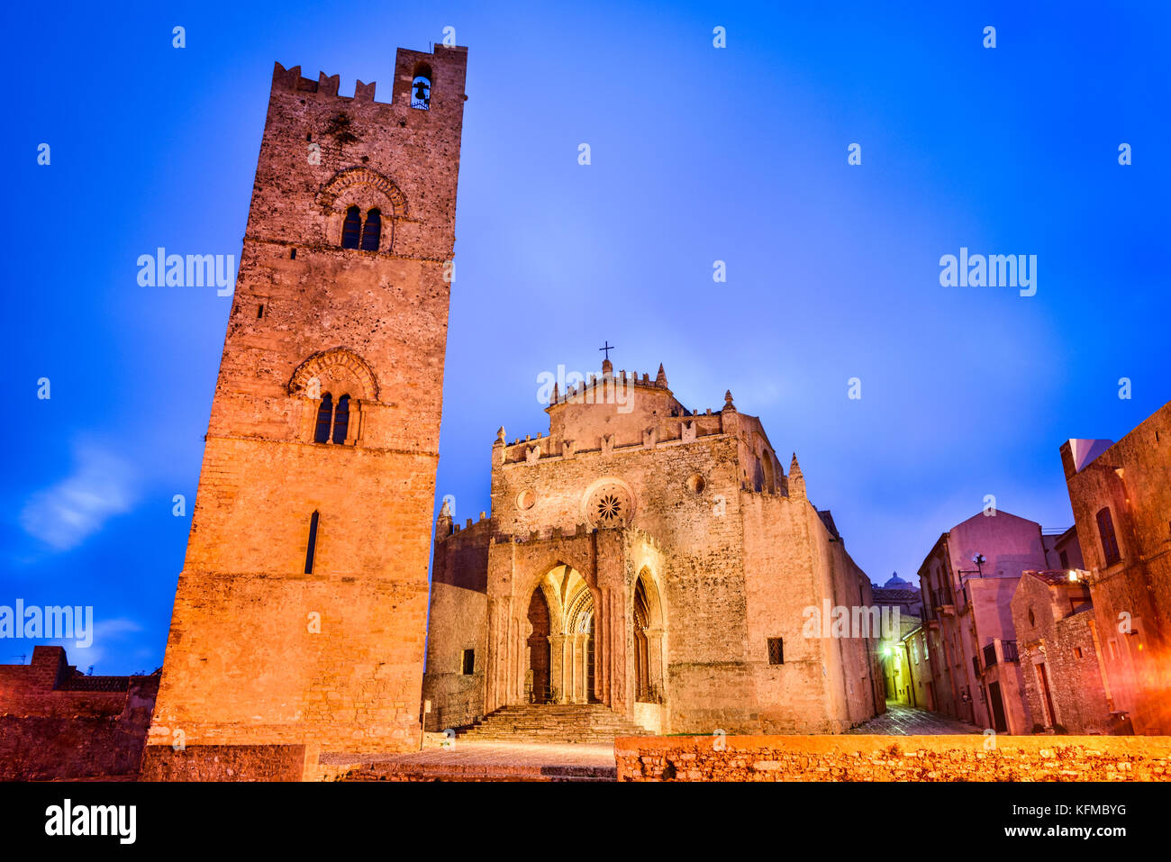 Erice, Sicile. Duomo dell'Assunta ou Chiesa Madre église principale de la ville médiévale de Erix, Italie. Banque D'Images