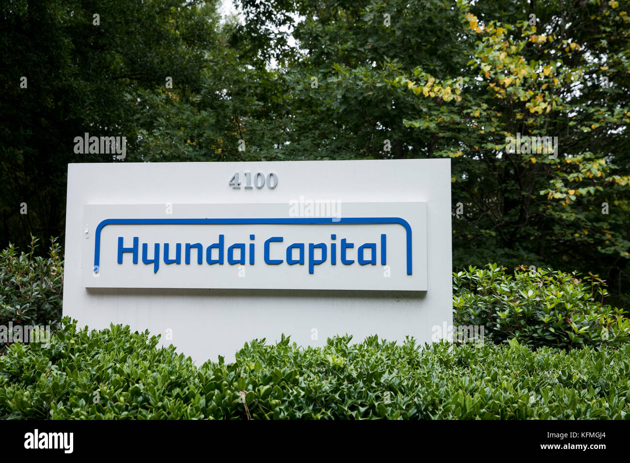 Un logo affiche à l'extérieur d'un établissement occupé par capital hyundai America, Inc., à Atlanta, Géorgie, le 7 octobre 2017. Banque D'Images