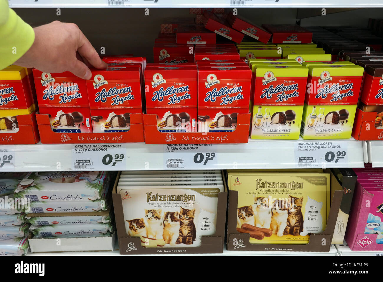 Produits de chocolat dans un hypermarché REAL Banque D'Images