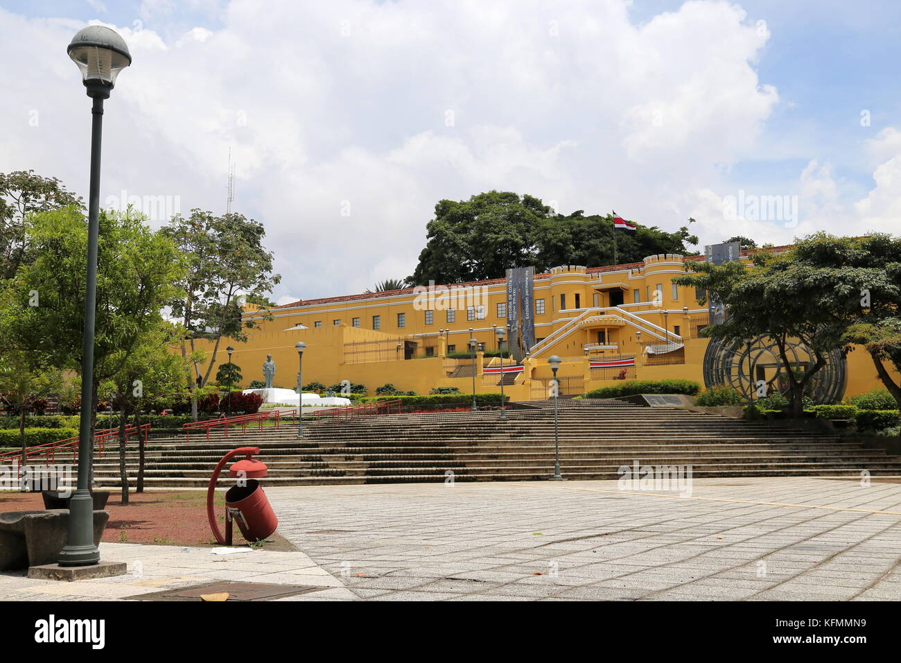 Musée National (Musée National), Plaza de la Democracia, San José, San José province, hauts plateaux du centre, le Costa Rica, Amérique Centrale Banque D'Images