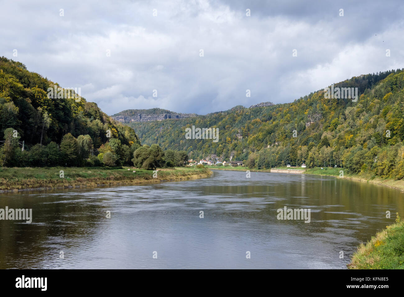 Im Herbst Elbsandsteingebirge Région Bad Schandau Schrammsteine Banque D'Images