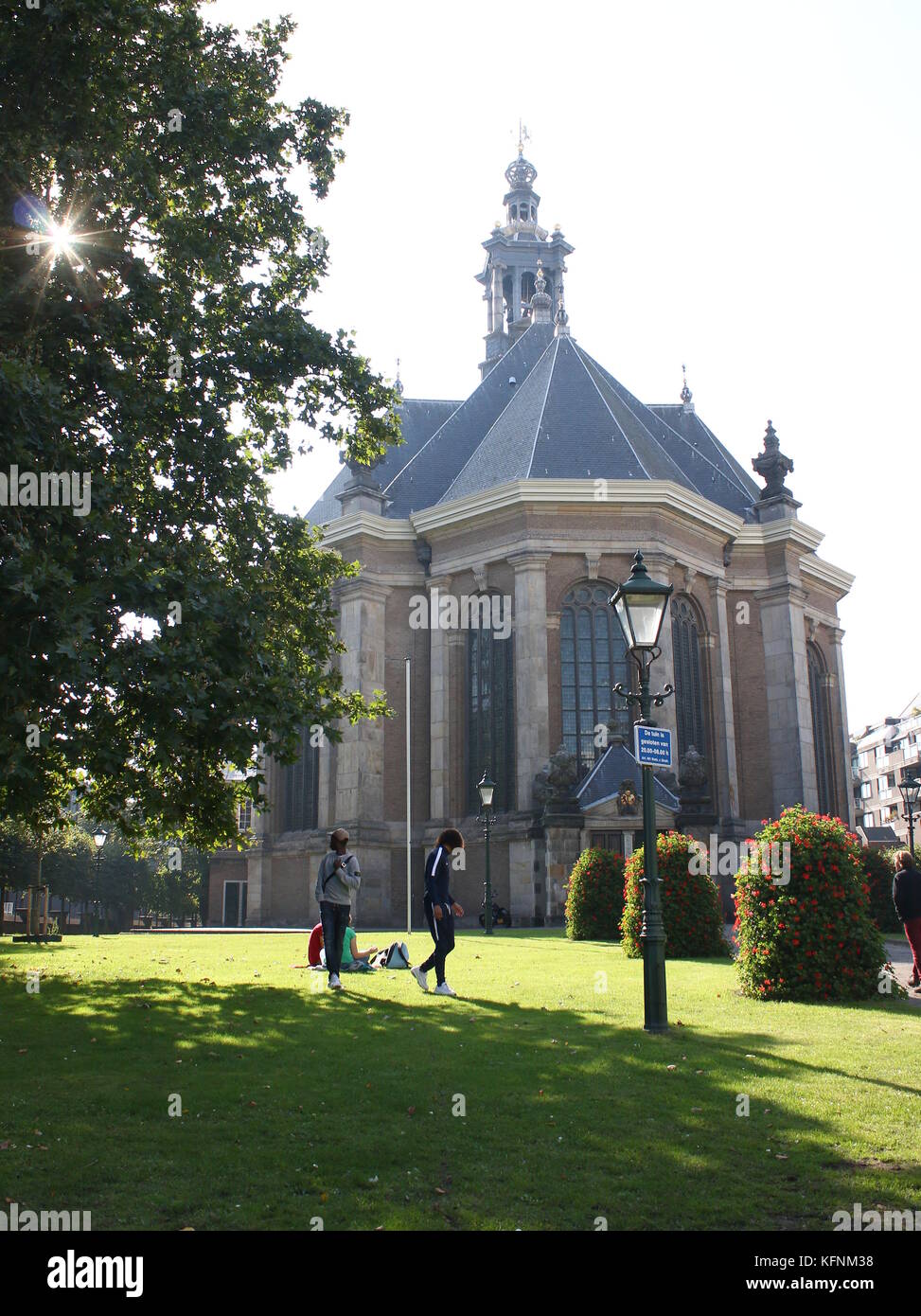 17e siècle classique Nieuwe Kerk (nouvelle église) à La Haye, aux Pays-Bas à Spui street.. Banque D'Images