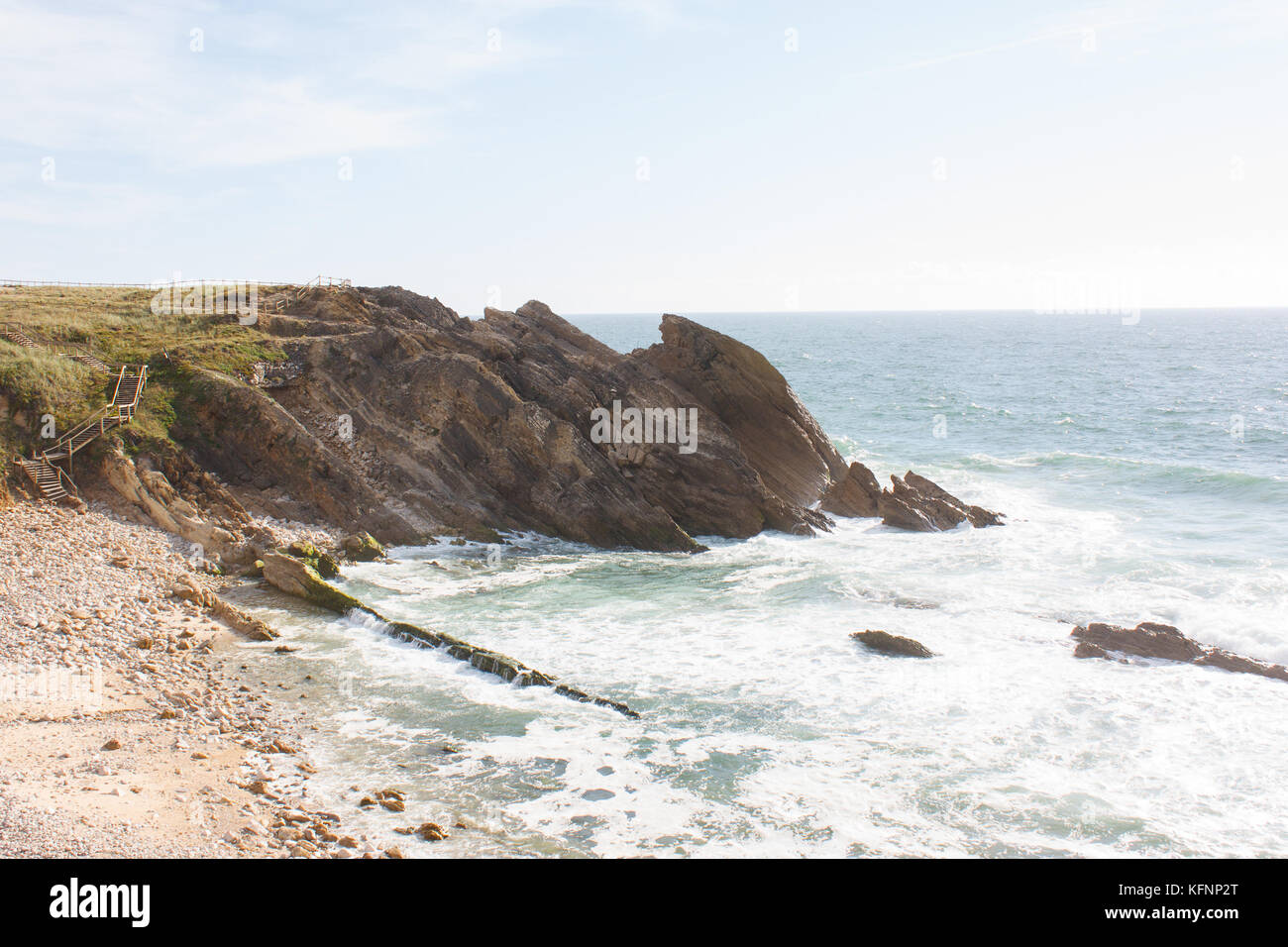 Rock Hill sur la ligne de côte au portugal Banque D'Images