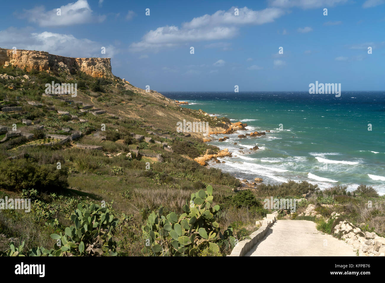 La baie de San Blas im nordosten der Insel Gozo, Malte | Rocky beach de San Blas bay, Gozo, Malte Banque D'Images