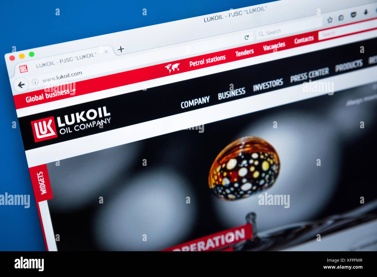 Londres, Royaume-Uni - 25 octobre 2017 : La page d'accueil du site web officiel de la compagnie pétrolière Lukoil - l'une des plus grandes sociétés pétrolières de la Russie, le 25 octobe Banque D'Images