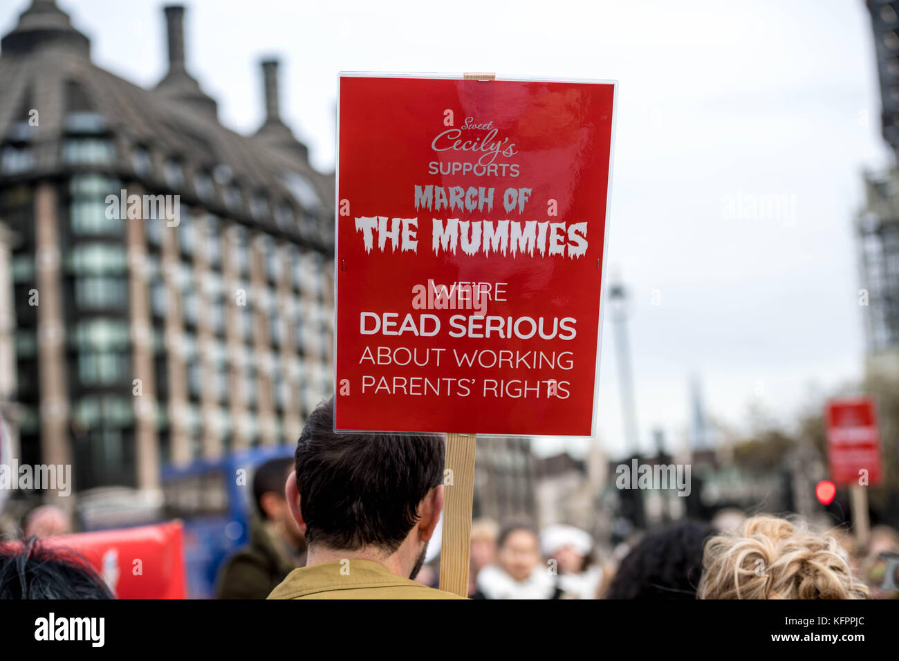 Londres 31 octobre 2017, marche de protestation des momies pour une meilleure mère de l'enfant, y compris d'améliorer le congé de maternité et maternaity crédit : Ian Davidson/Alamy live news Banque D'Images