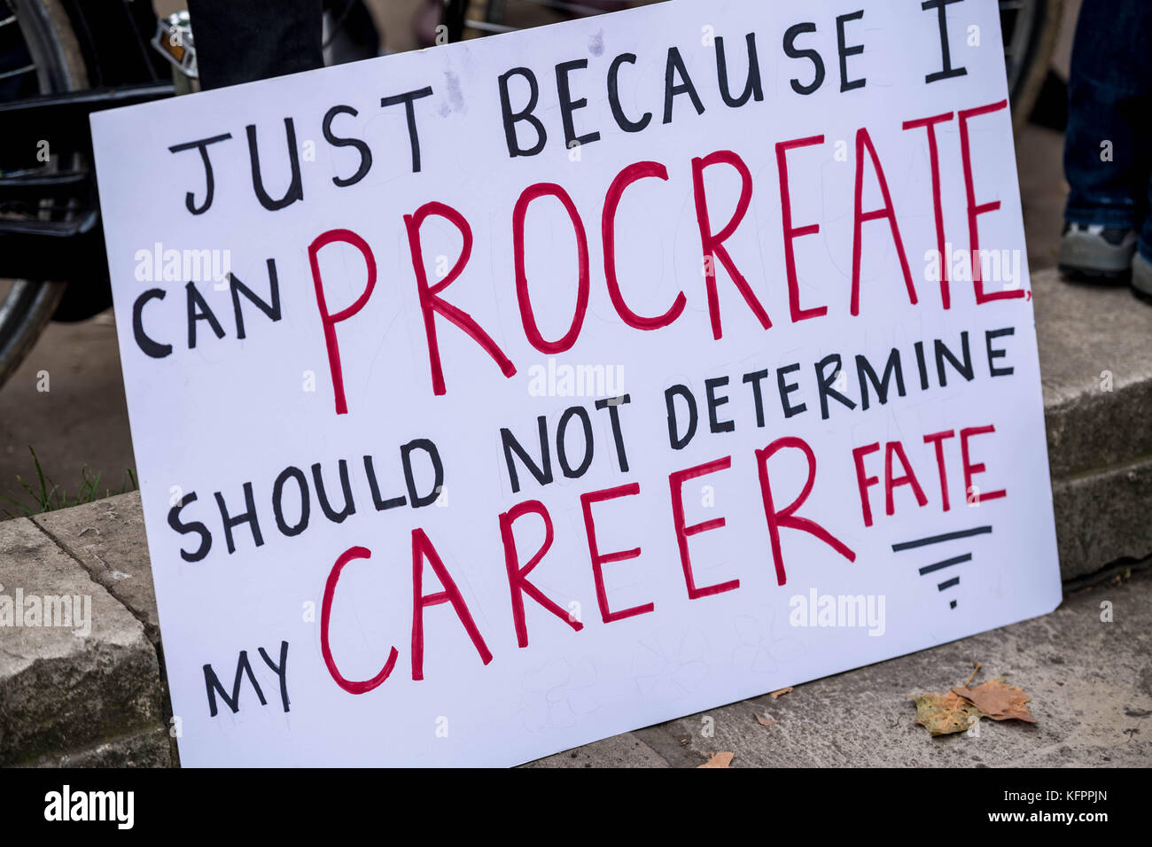 londres le 31 octobre 2017, la marche des momies proteste pour de meilleurs droits des mères qui travaillent, y compris un meilleur congé de maternité et un crédit de salaire de maternité : Ian Davidson/Alamy Live News Banque D'Images
