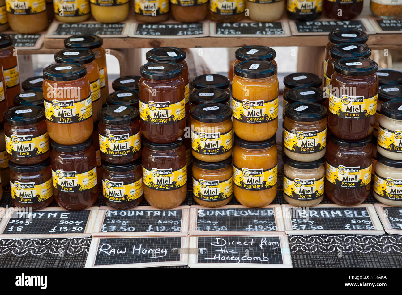 Du miel pour la vente au marché français au Royaume-Uni Banque D'Images
