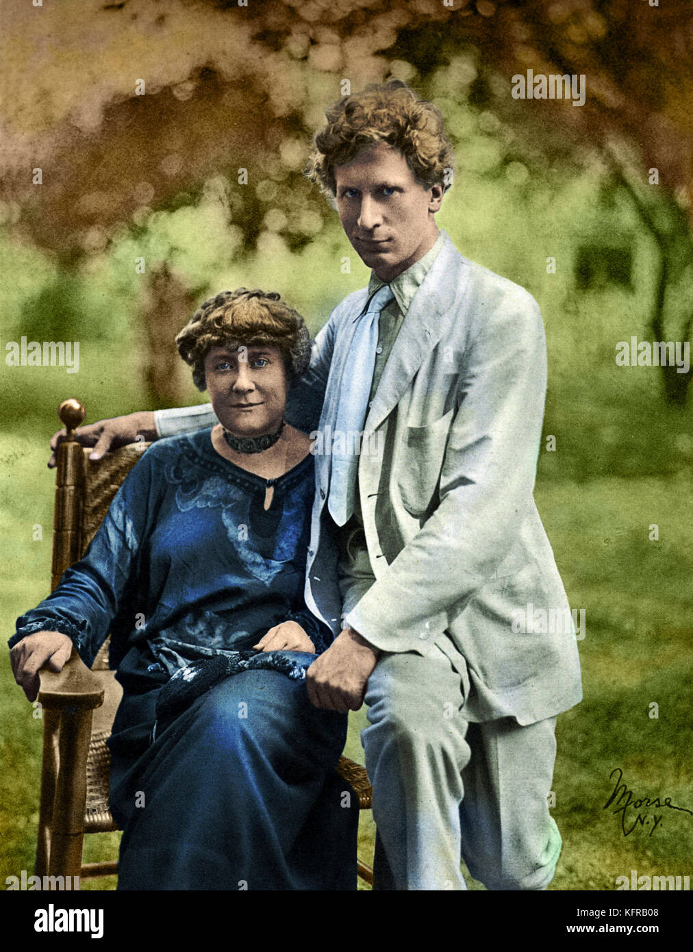 GRAINGER. Rose et Percy R (sa mère ) âgés de 60 et 39 ans P à la maison d'Antonia Sawyer, White Plains, NY 17 juillet 1921. NY. Australian-American pianist.1882-1961. Photo par F E Morse Banque D'Images