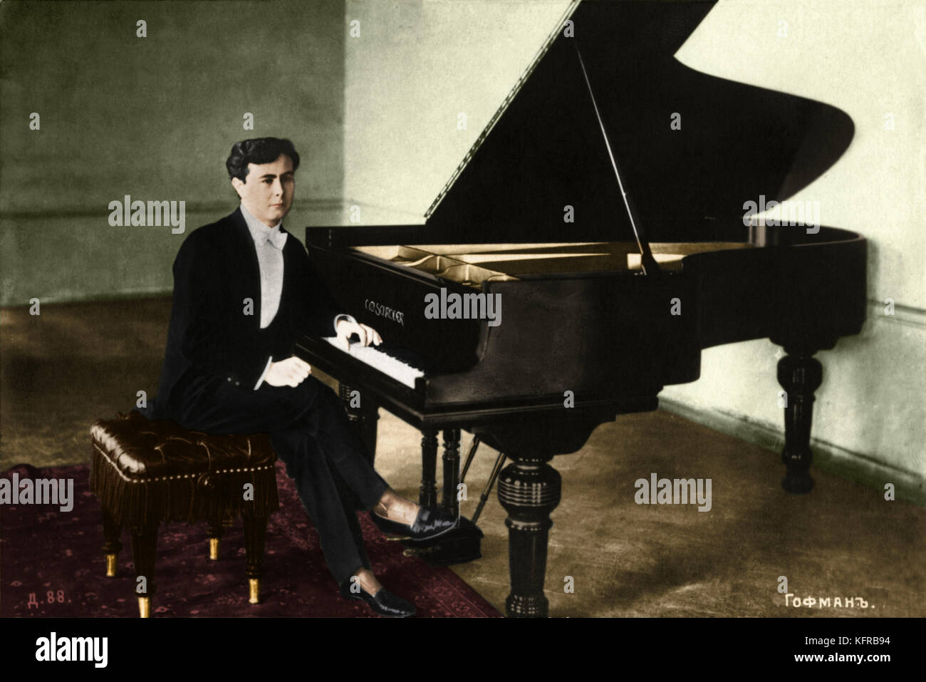 Josef Hofmann posant au piano. Grand piano. Pianiste et compositeur polonais, 1876-1957. Fédération de carte postale photographique. Banque D'Images