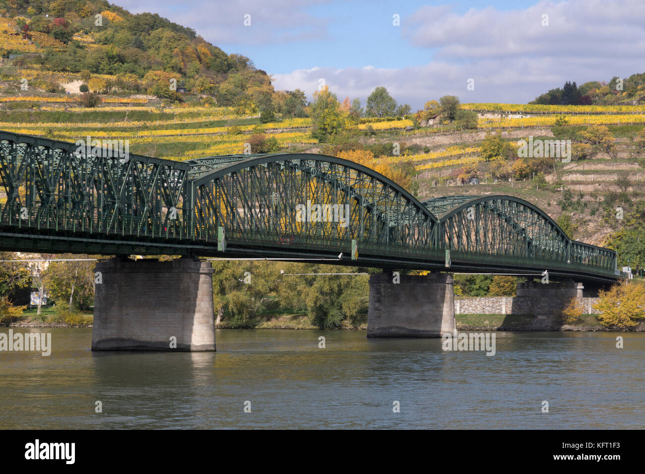 Le Mauterne Bridge en automne, Basse Autriche Banque D'Images