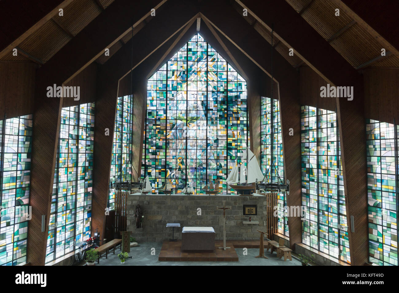 Vue de l'intérieur de la chapelle Notre Dame du Bon Port, St Valery en Caux, Normandie, France, Europe Banque D'Images