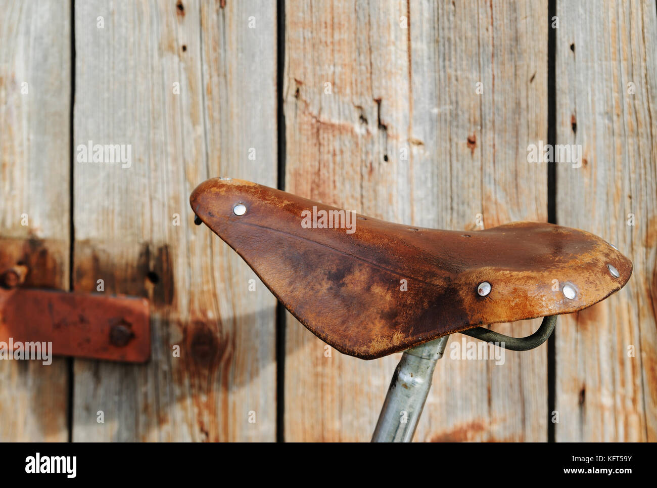 Selle de vélo ancienne image stock. Image du sports, étroit - 233169