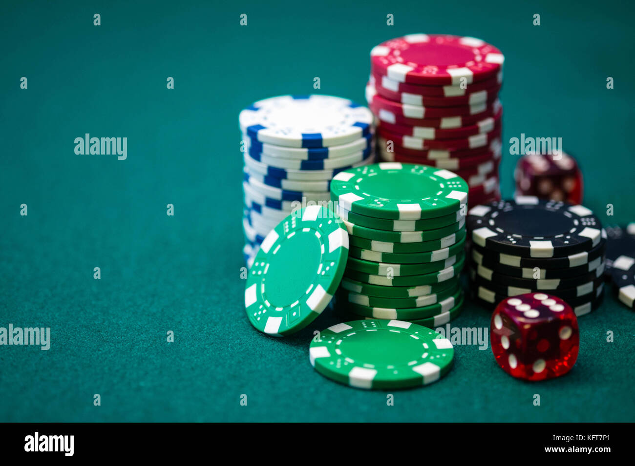 Jetons et dés de poker Casino Banque D'Images