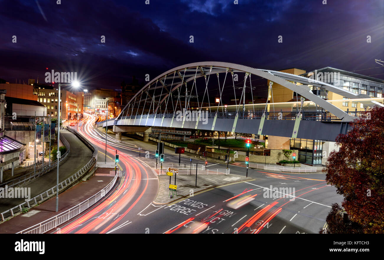 Bridge park square, également connu sous le nom de supertram bridge, est un pont dans la ville de Sheffield, Angleterre. Banque D'Images