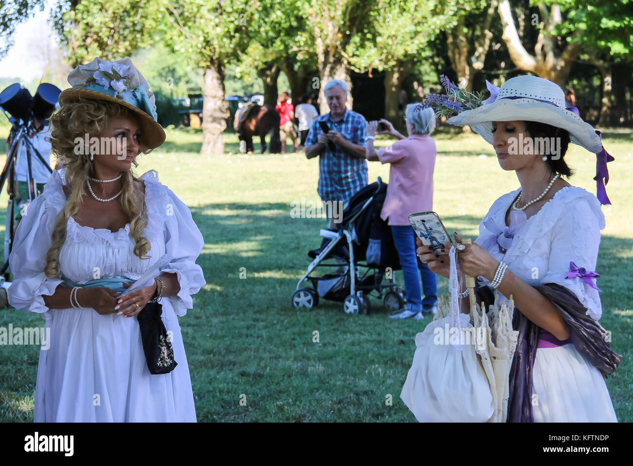 Villa Sorra, ITALIE - 17 juillet 2016 : les gens sur napoleonica. événement la reconstruction en costume d'événements historiques. Castelfranco Emilia, Modena Banque D'Images