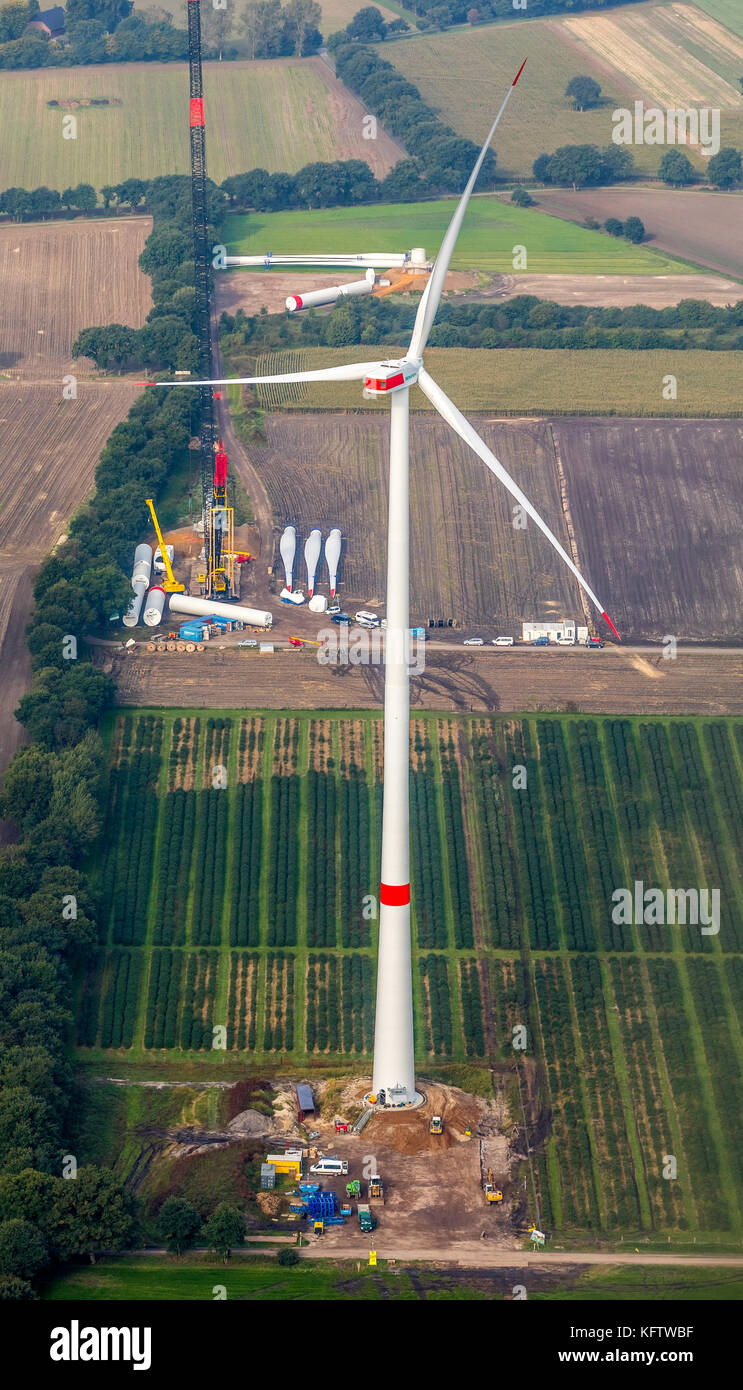 À Schermbeck, sur la frontière de la ville à Dorsten surgissent les centrales éoliennes, l'énergie alternative, l'énergie régénératrice, kit de construction d'éoliennes, Dorsten Banque D'Images