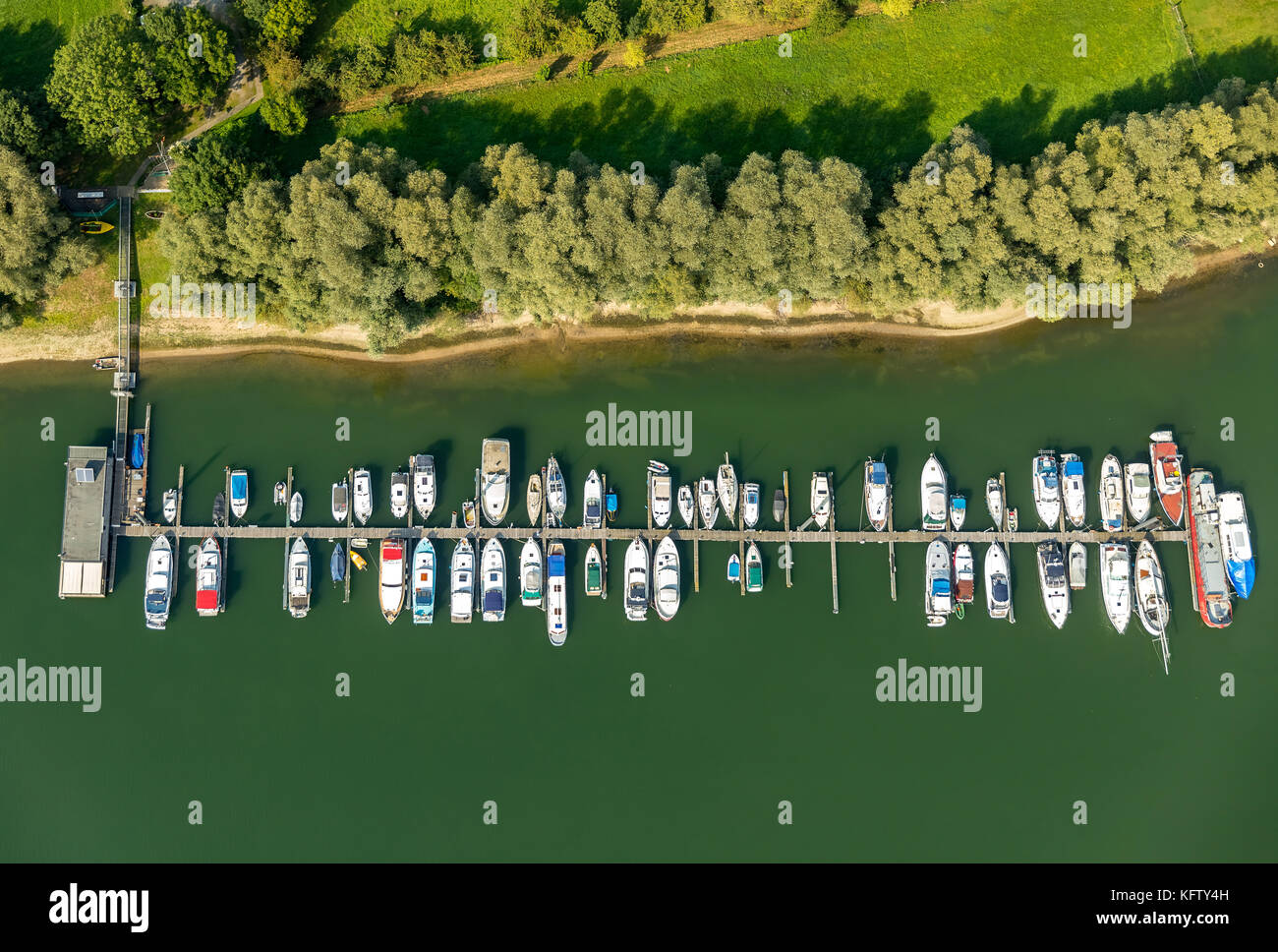 Niederbörmter Bootsanlegestellen mit Baggersee, Kalkar am Rhein, Kalkar, Niederrhein, Rhein, Nordrhein-Westfalen, Deutschland Banque D'Images