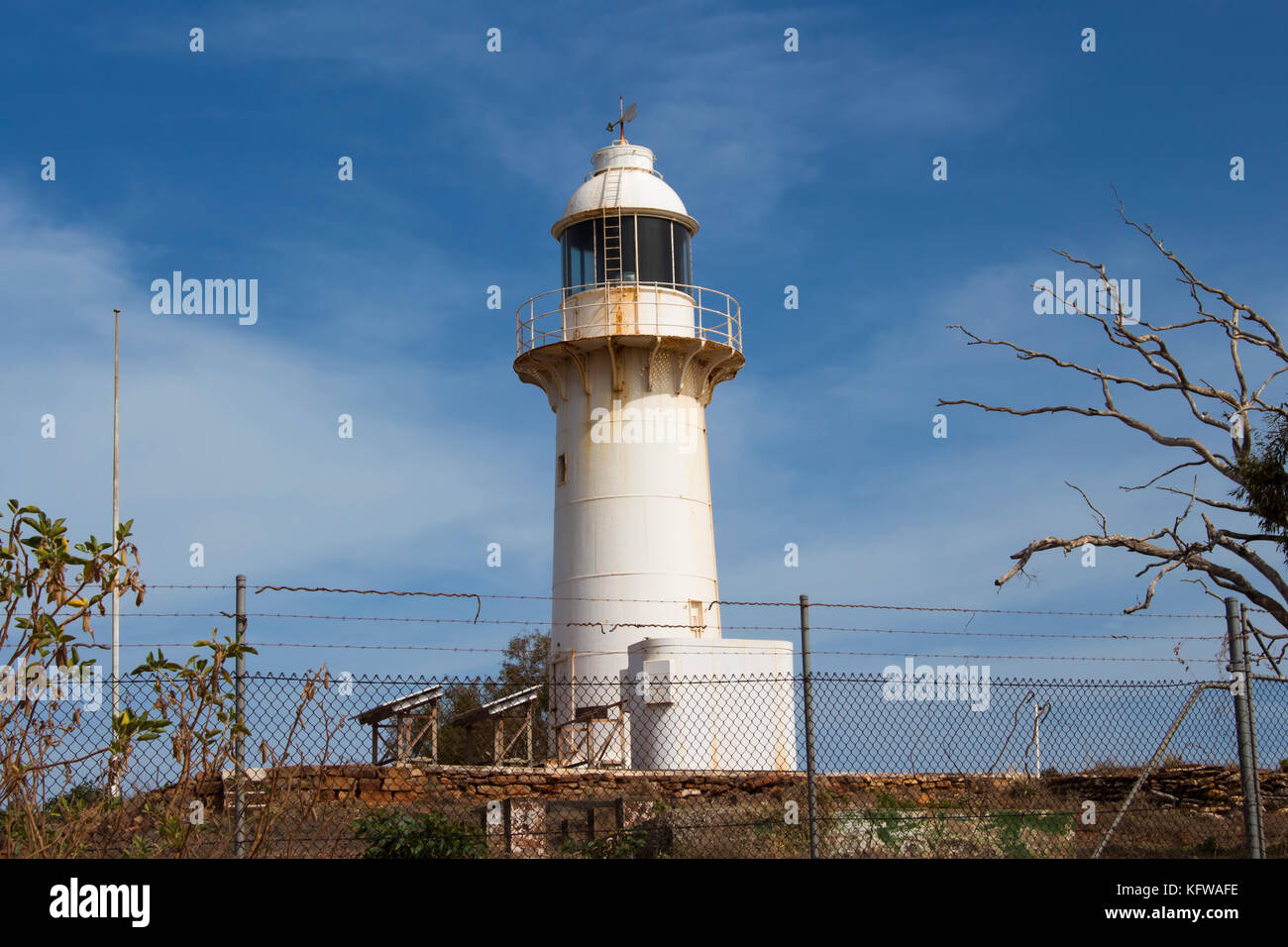 Phare de la tour de fer de fonte de Cape Leveque, au nord ouest de l'Australie à l'origine une source de lumière trois lampe à vapeur de kérosène brûleur candescent . Banque D'Images