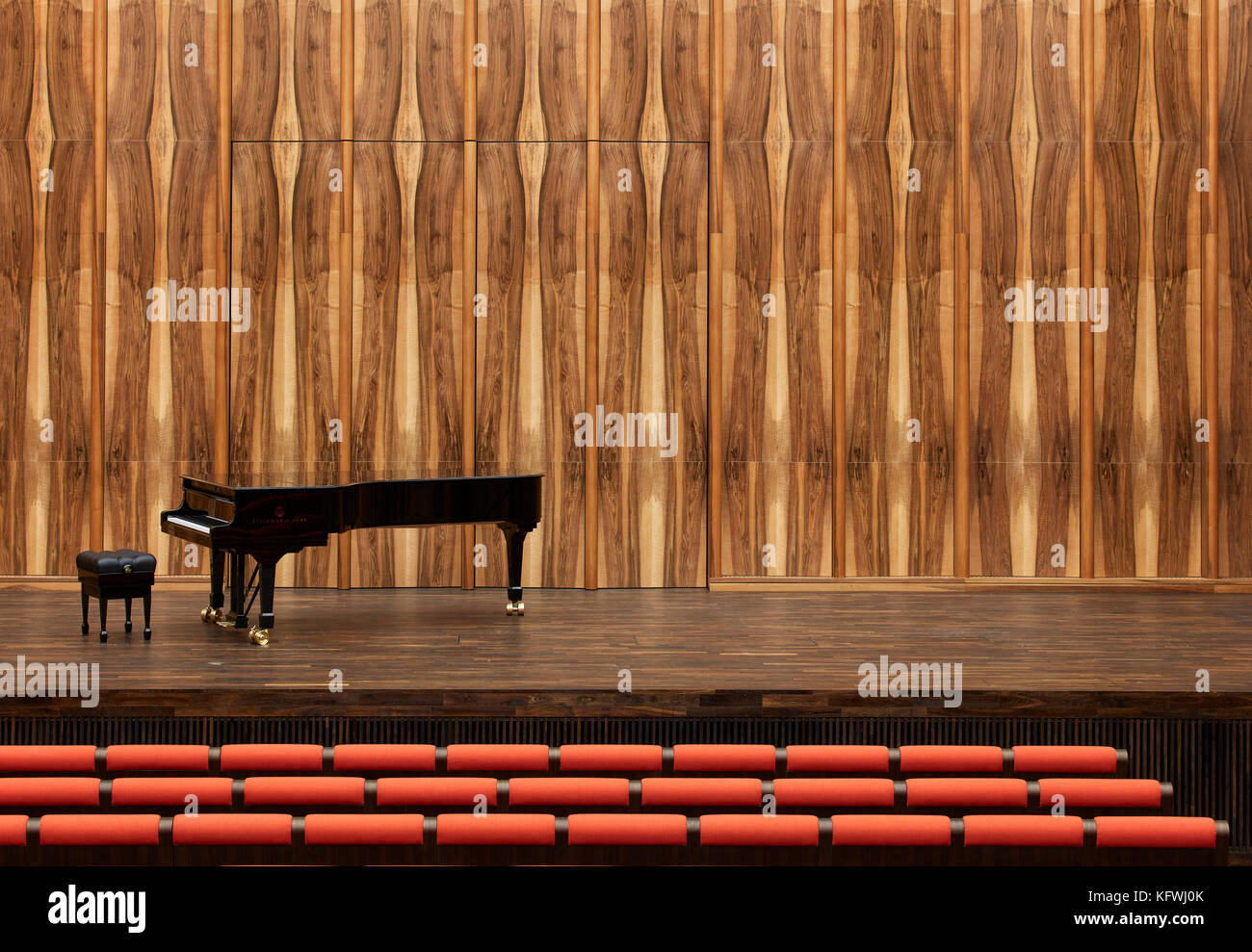 Salle de musique de chambre. Carmen Würth Forum, Künzelsau-Gaisbach, Allemagne. Architecte : David Chipperfield Architects Ltd, 2017. Banque D'Images