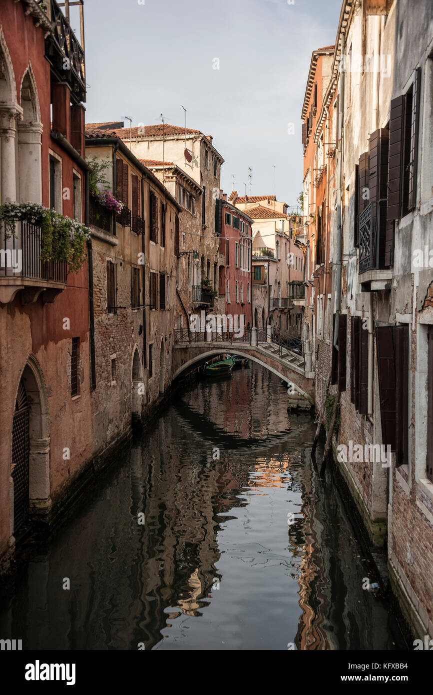 Vue pittoresque sur un canal de Venise Banque D'Images