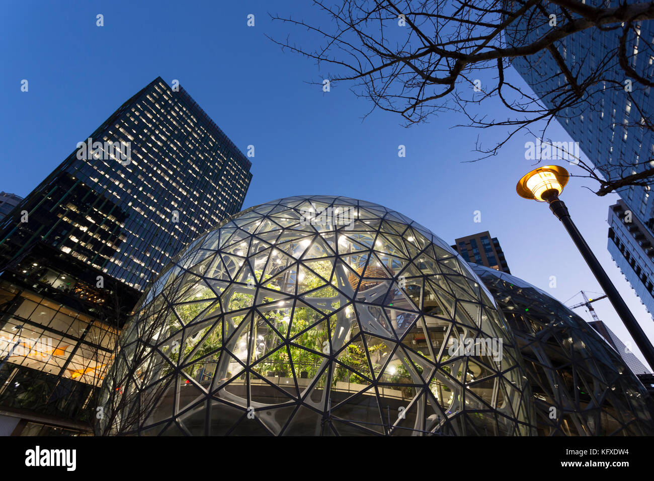 Seattle, Washington : les sphères d'amazon amazon en construction au campus urbain dans le quartier belltown. les structures géodésiques, qui wil Banque D'Images