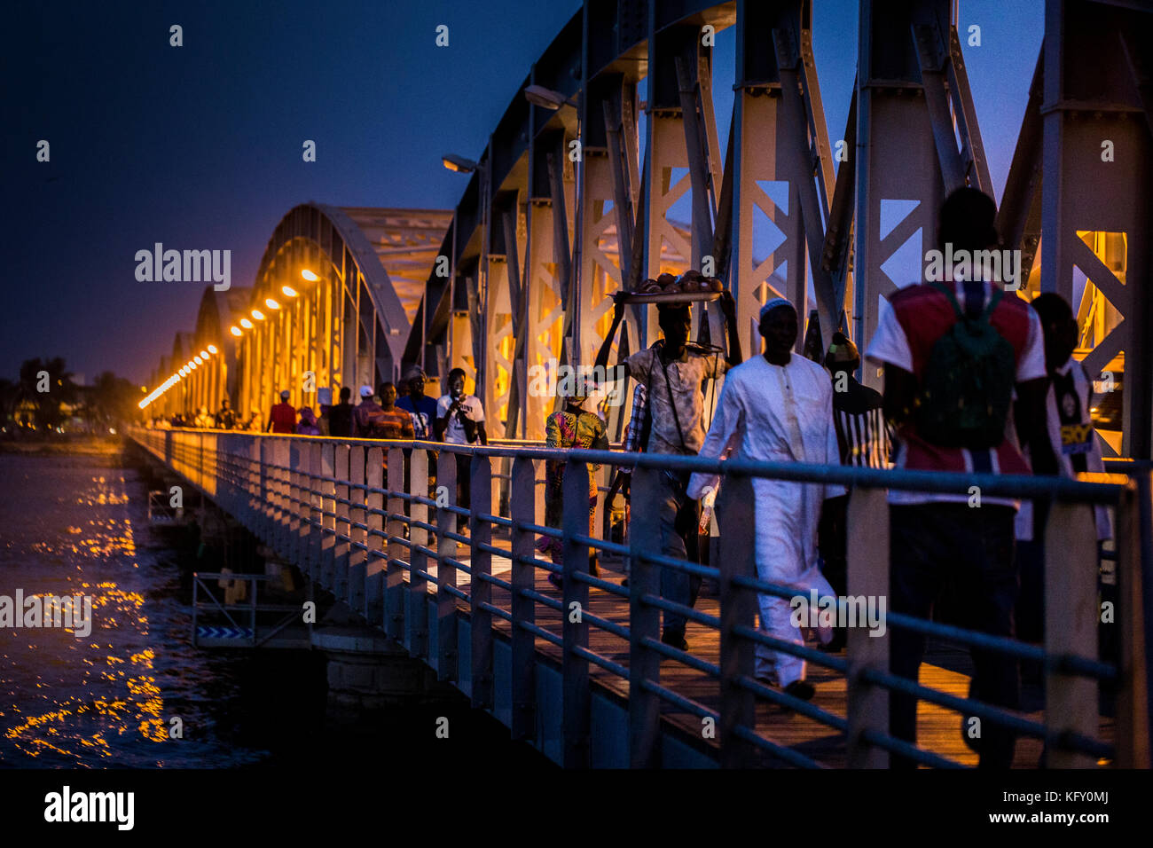 Le pont Faidherbe à saint-louis par nuit Banque D'Images