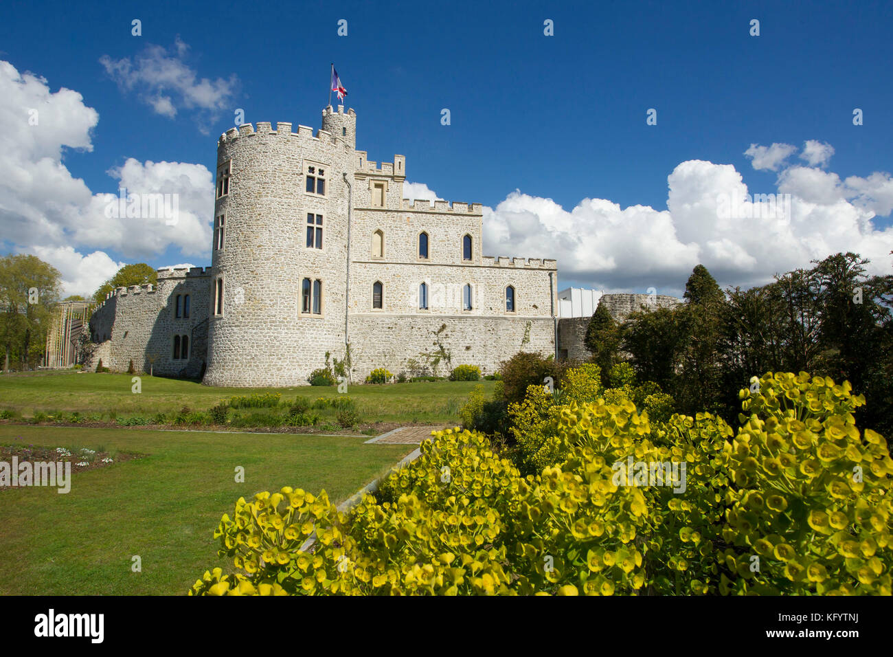 Château d'Hardelot à Condette, château construit dans le style architectural Tudor sur les ruines de l'ancien château médiéval. Le château abrite l'Ent Banque D'Images