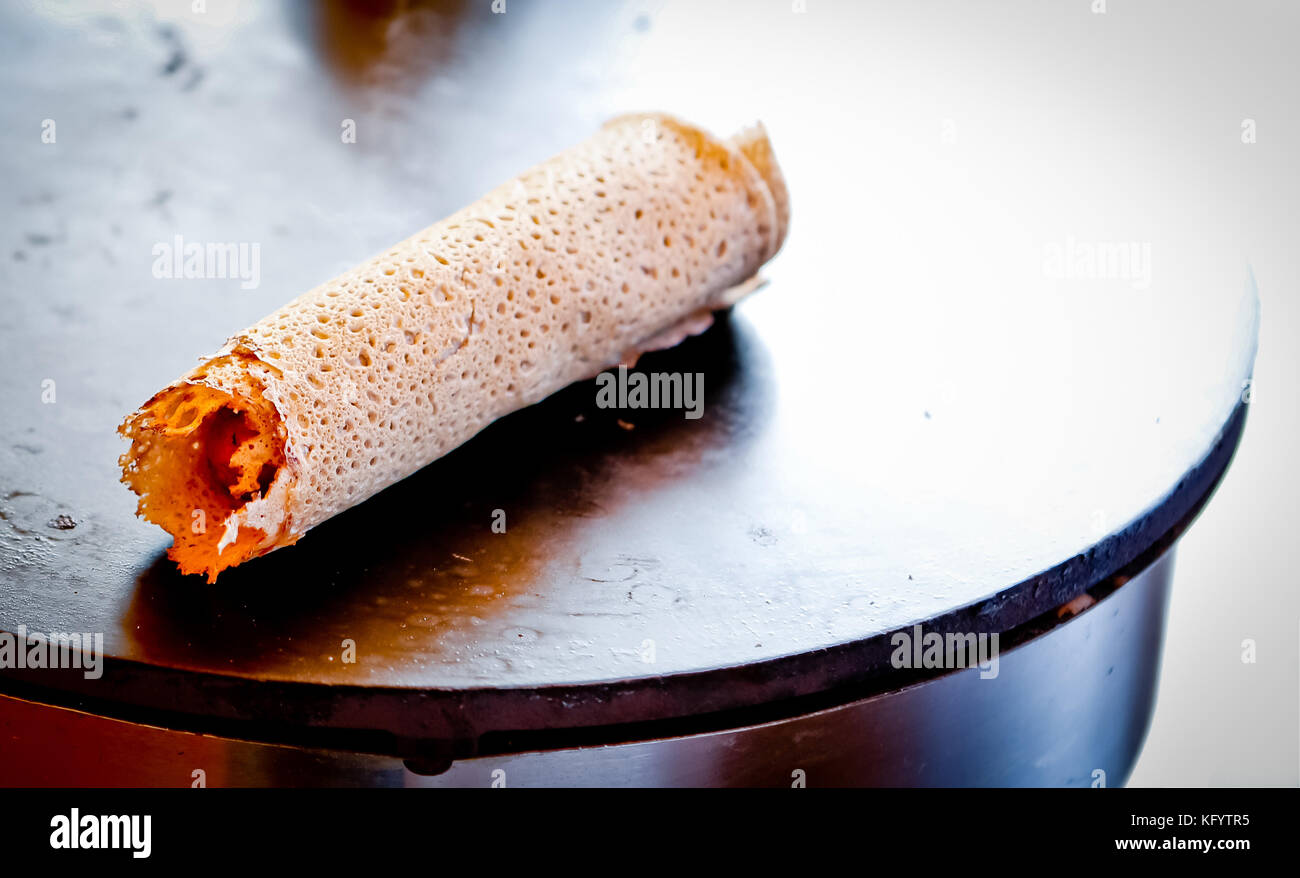 Rennes (Bretagne, nord-ouest de la France). 2016/05/14. "Galette saucisse" vendeur à proximité du stade parc roazhon, pendant un match du stade Rennais Banque D'Images