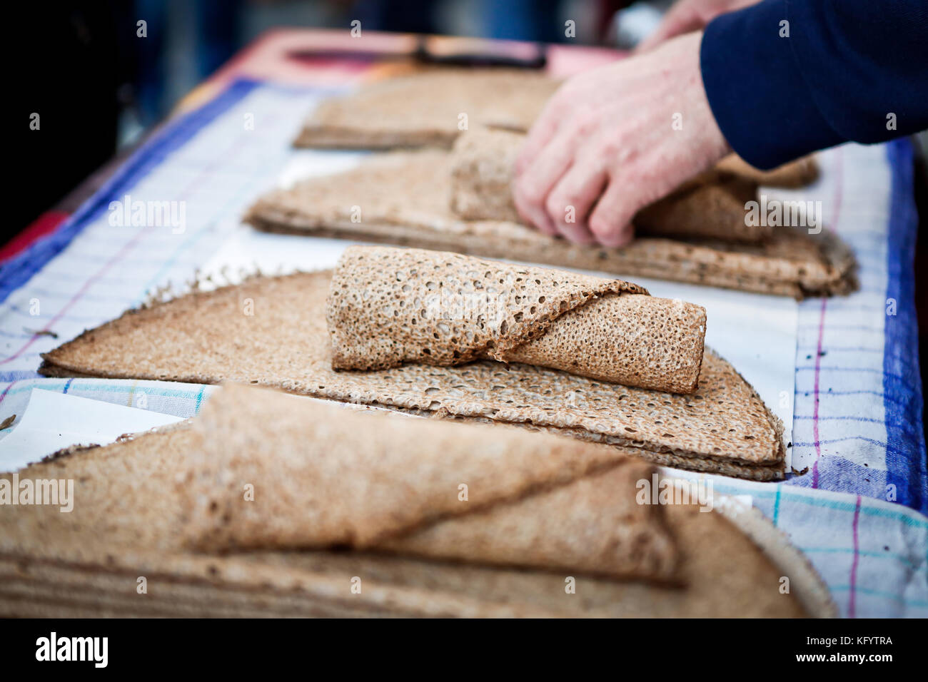 Rennes (Bretagne, nord-ouest de la France). 2016/05/14. "Galette saucisse" vendeur à proximité du stade parc roazhon, pendant un match du stade Rennais Banque D'Images