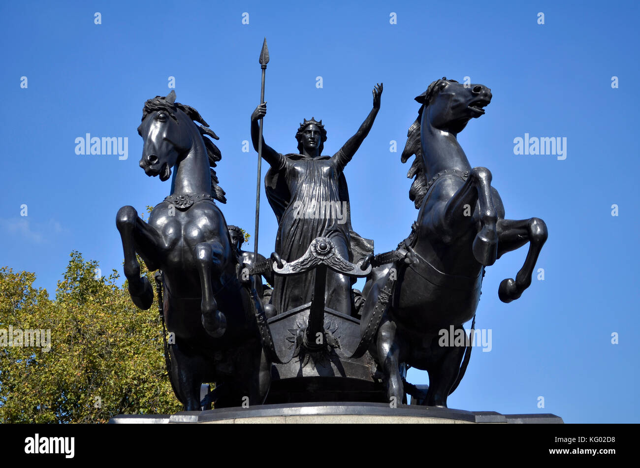 Boadicea et ses filles statue en bronze, Westminster Pier, Londres, Royaume-Uni. La sculpture de bronze Boadicea a été créé par Thomas Thorneycroft. Banque D'Images