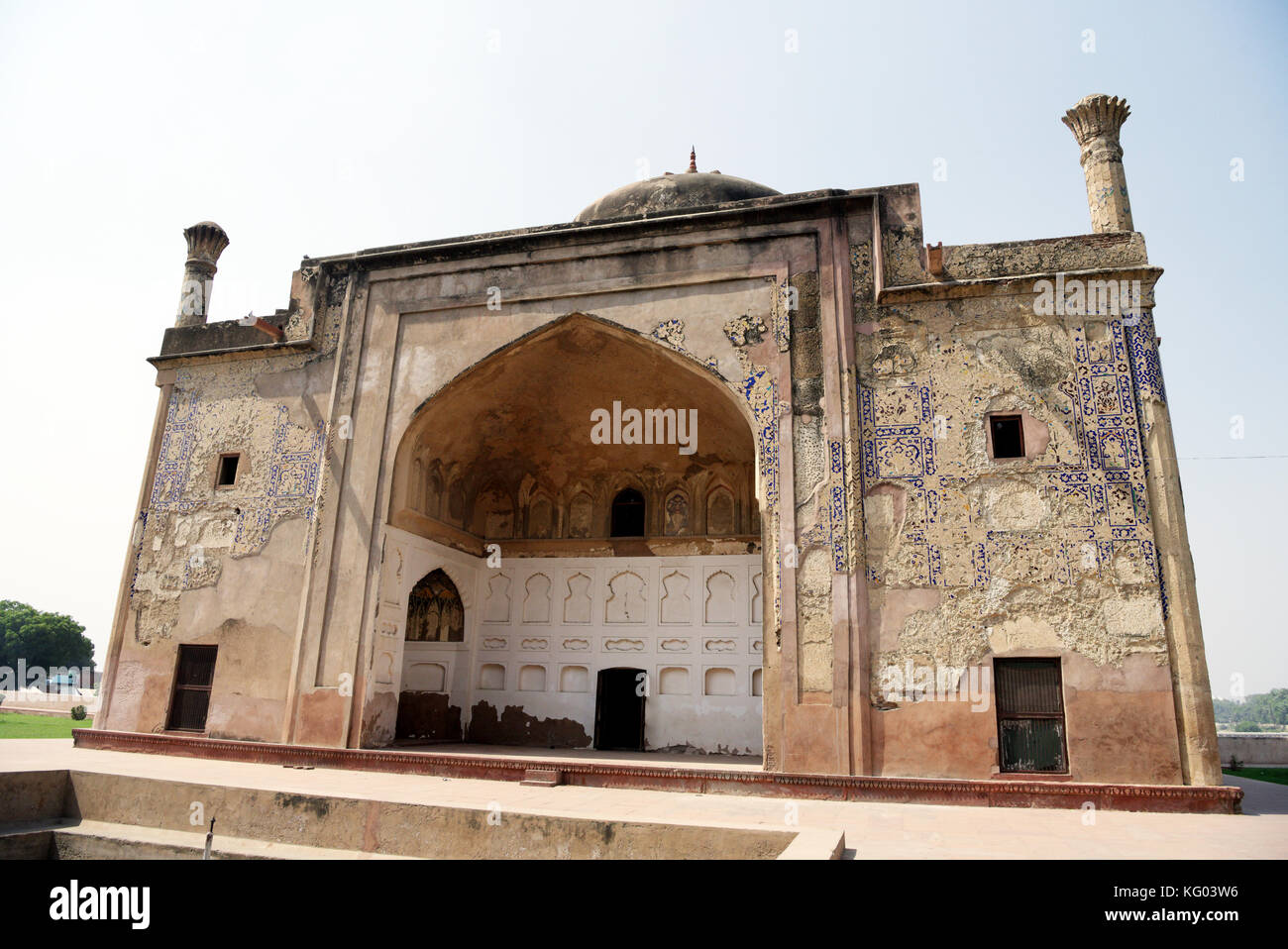 Chini ka Rauza dans Agra. Chini ka Rauza est le tombeau d'Allama Afzal Khan le mollah, un érudit et poète qui a été le premier ministre sous Shah Jahan. Banque D'Images