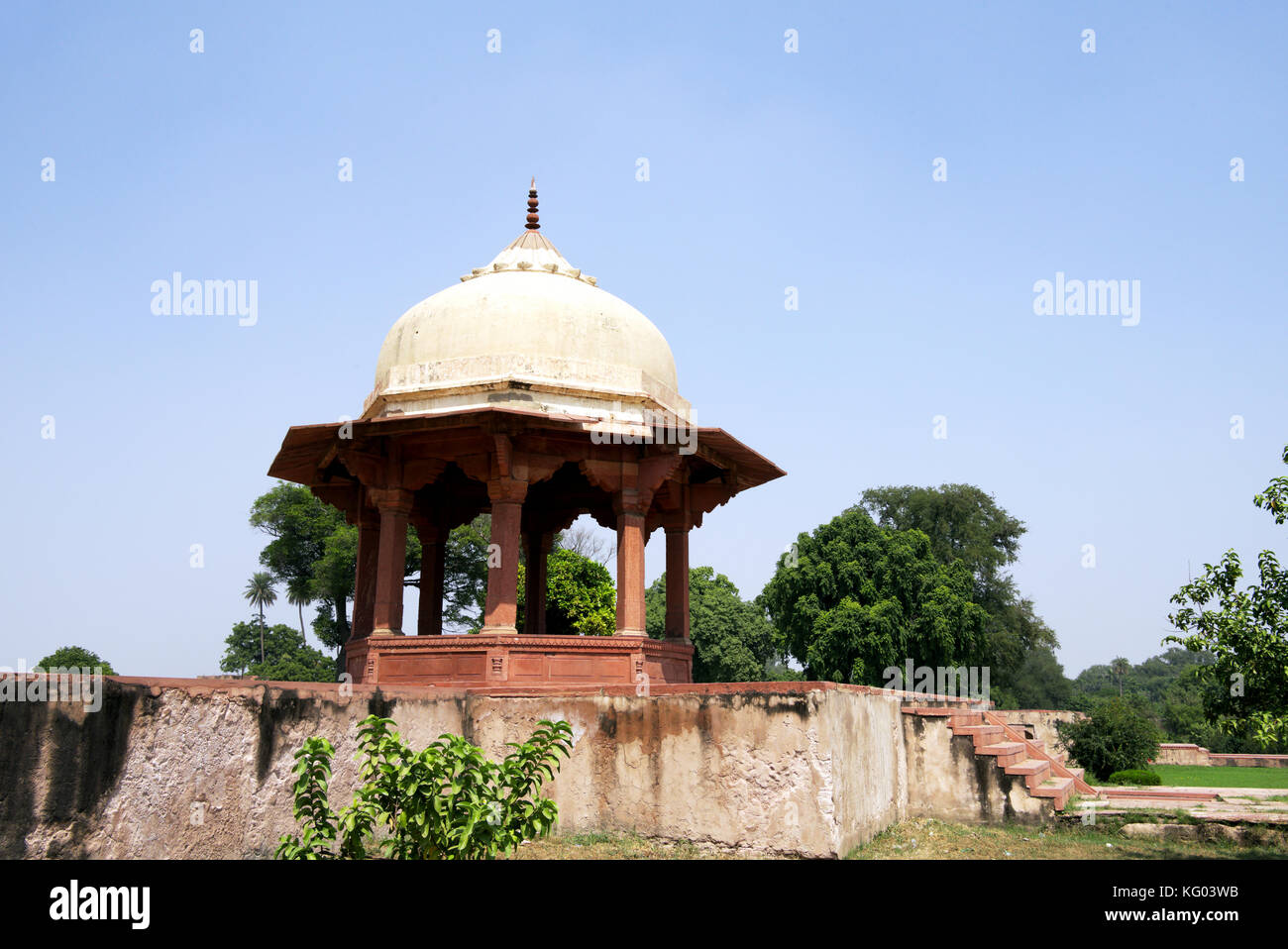 Ram bagh, Agra. ram bagh est le plus ancien jardin moghol. Il a été fondée par l'empereur moghol Babur en 1528. Banque D'Images