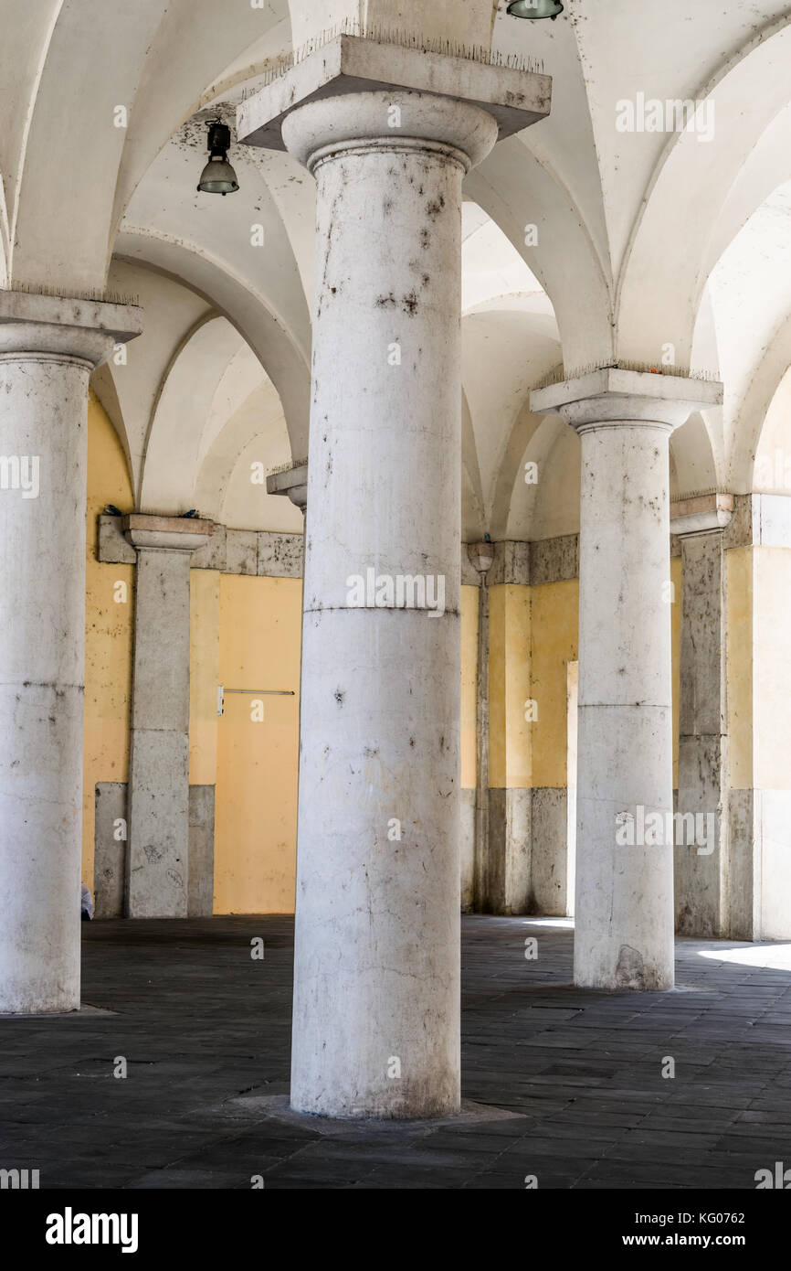 Colonnes de calipso di macchi sonia, crema italie Banque D'Images