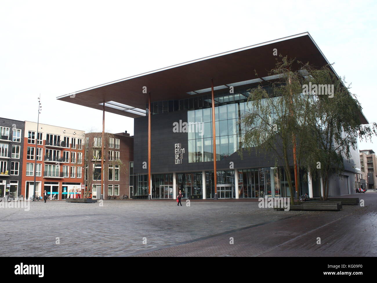 Nouveau Musée Musée Frison (Frysk) Bâtiment à Wilhelminaplein (aussi Zaailand) square à Leeuwarden, aux Pays-Bas, a ouvert ses portes en 2013. Banque D'Images
