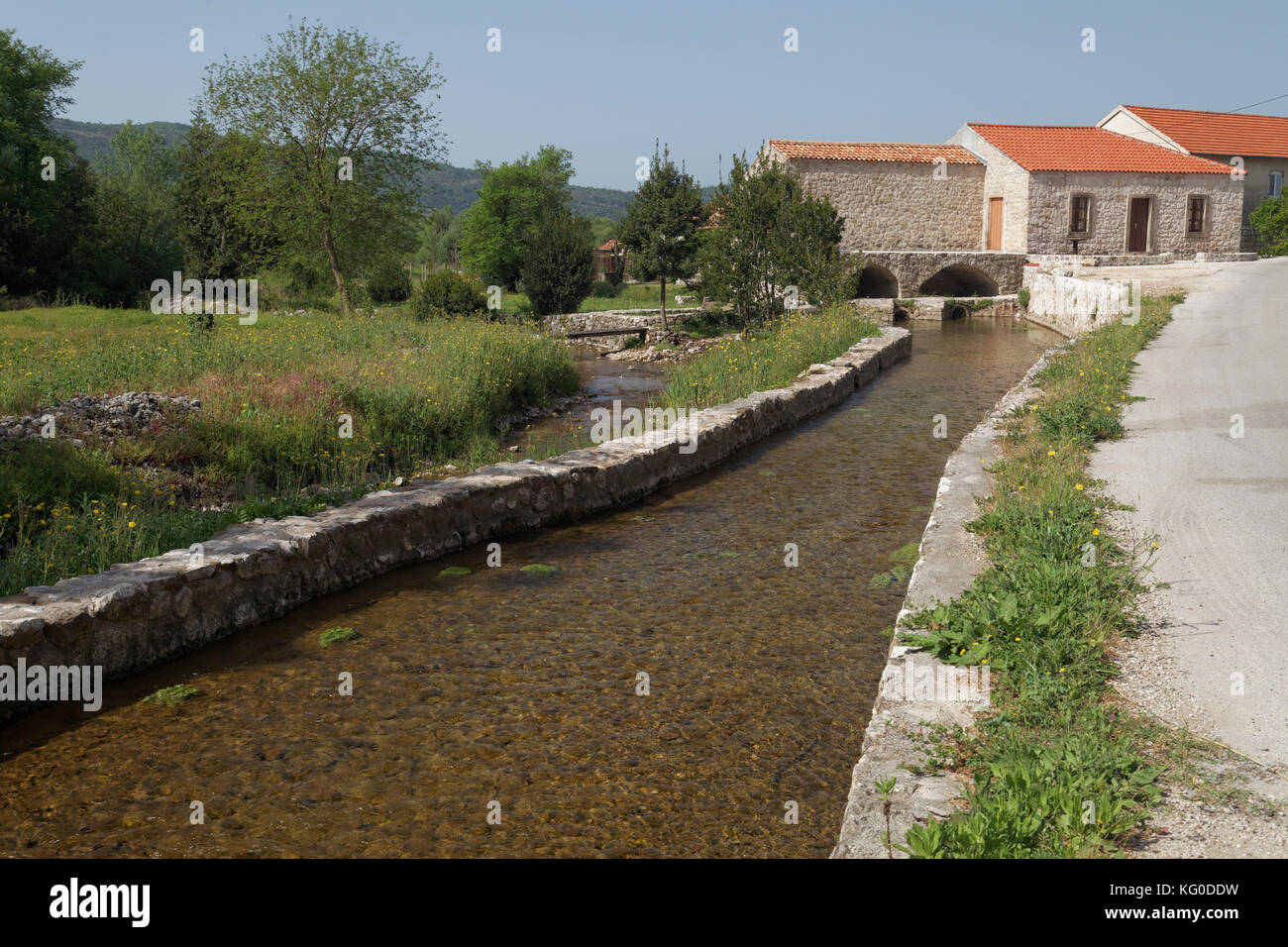 La rivière Ljuta, village de Konavle, région de Dubrovnik, Croatie Banque D'Images