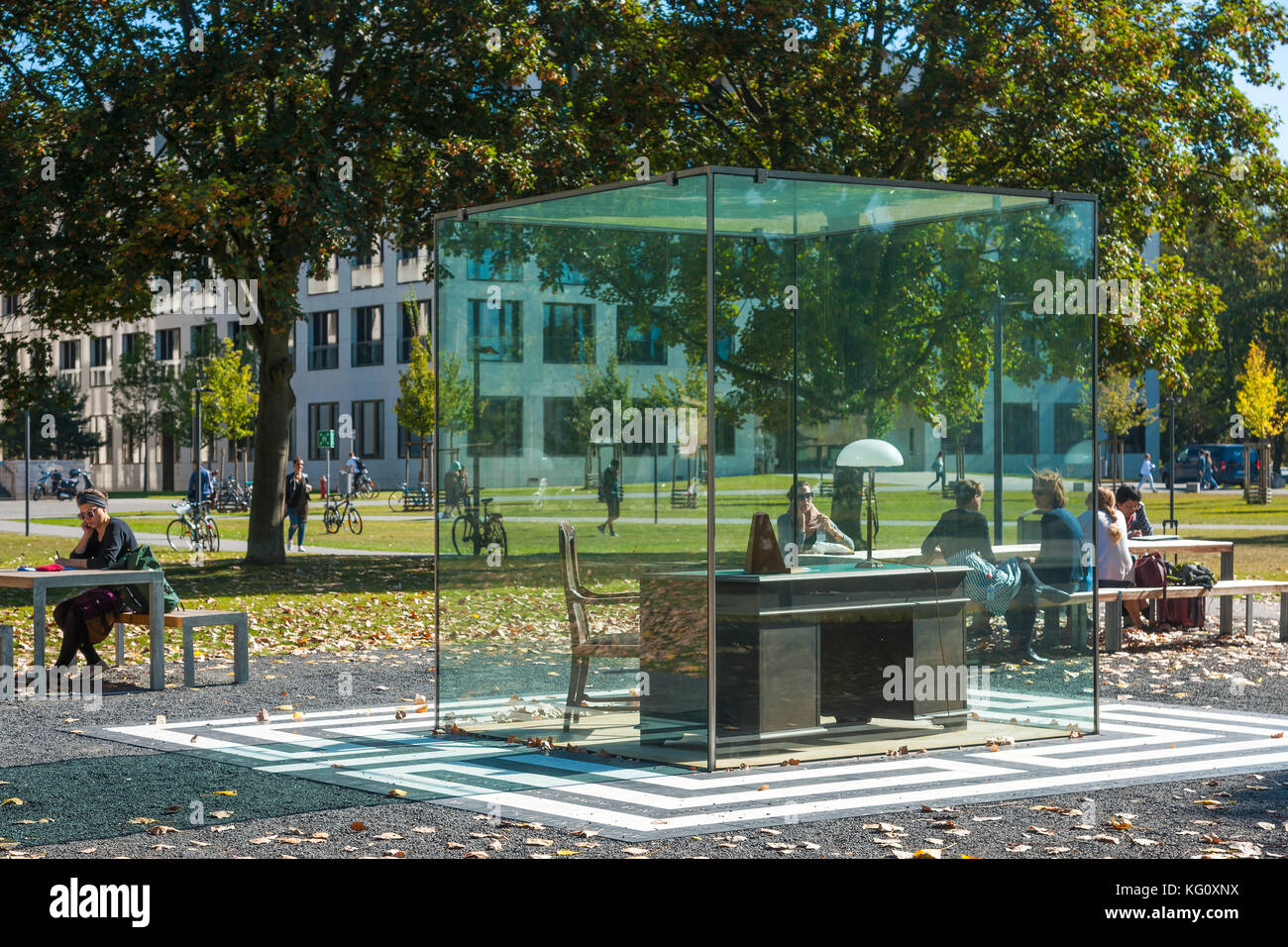 Frankfurt am Main, Hessen, Allemagne : Adorno-Denkmal auf dem Campus Westend der Johann Wolfgang Goethe Universität Deutschland Banque D'Images